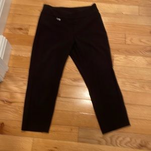Black Capri stretch pants size 6